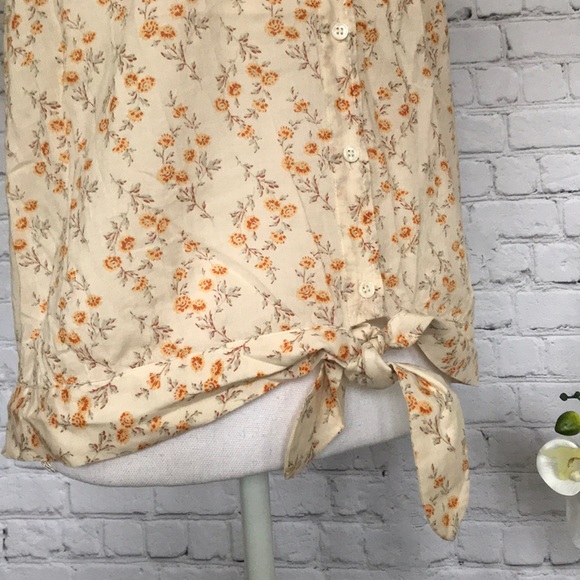 Vince Camuto Sleeveless blouse - Picture 8 of 8